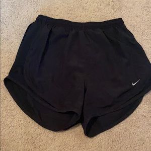 Nike shorts (black)